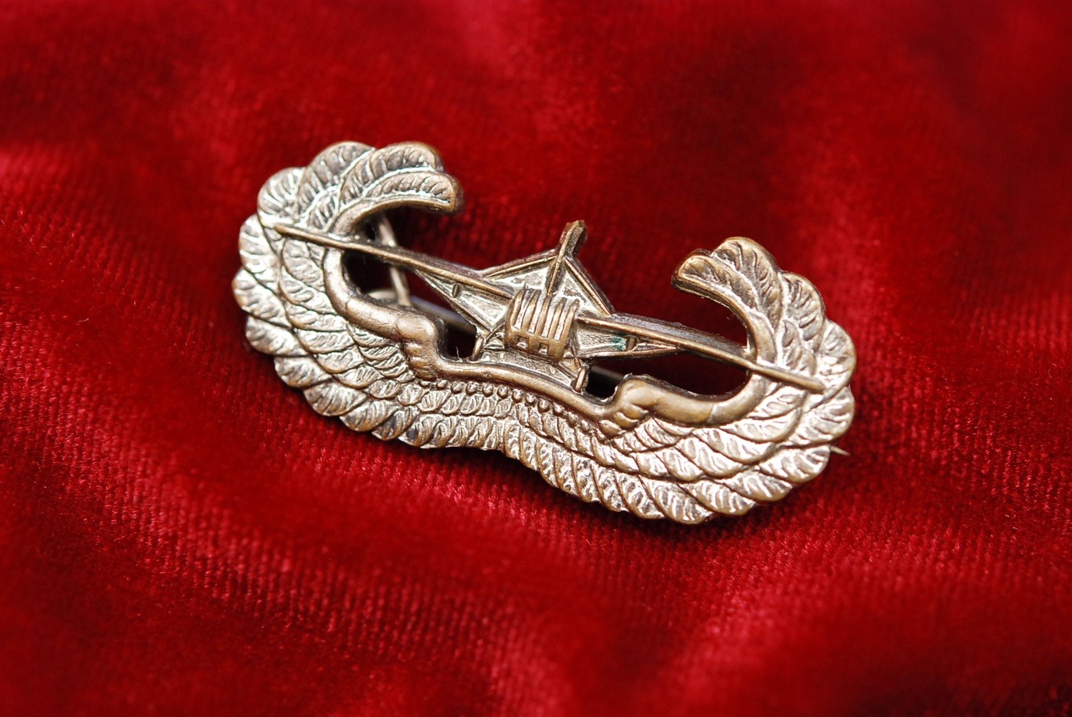 WWII U.S. GLIDER ASSAULT BADGE - BRITISH MADE