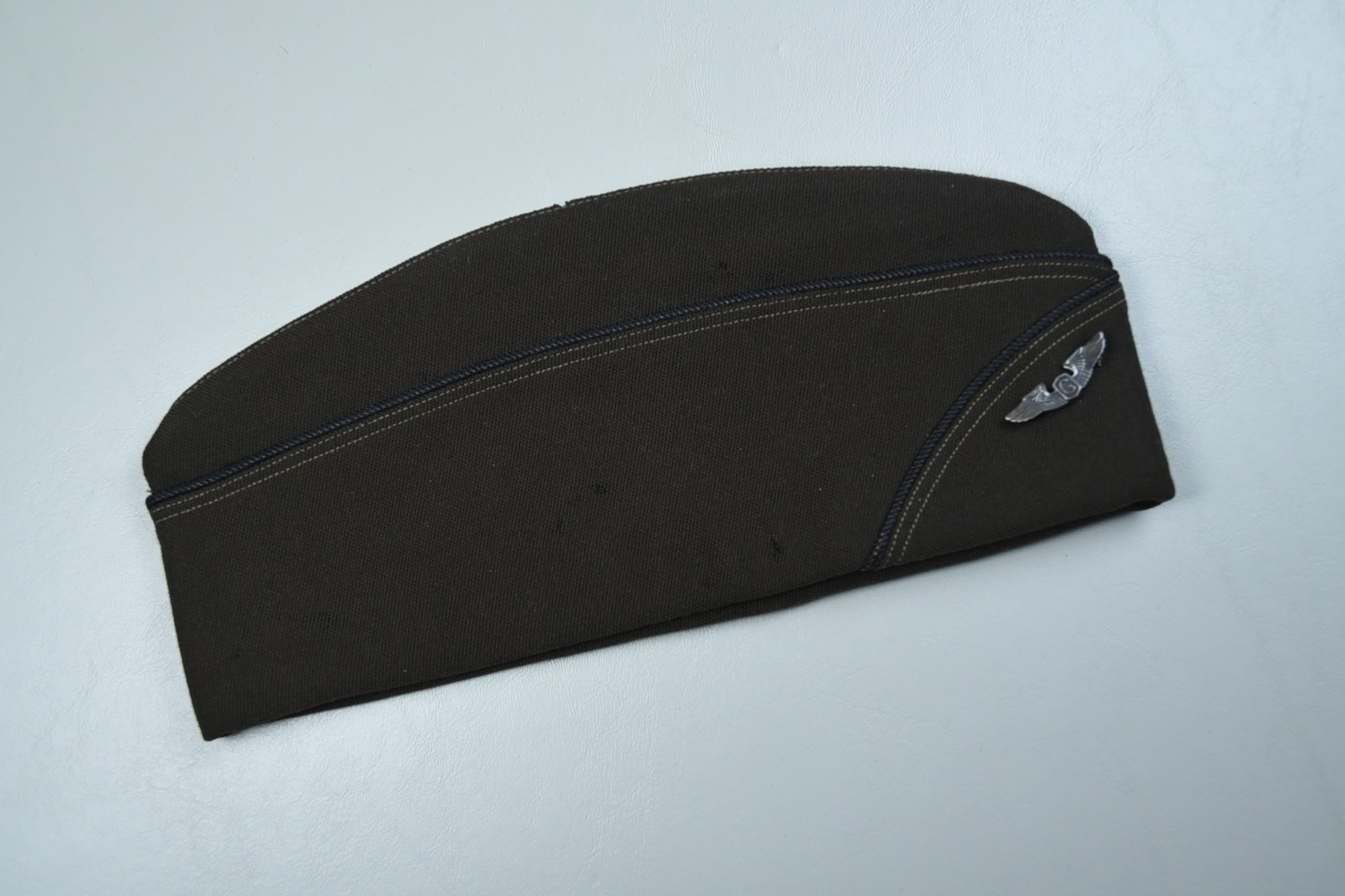 WWII U.S. GLIDER PILOT&#39;S OVERSEAS CAP w/MINI GLIDER WING - BRITISH MADE