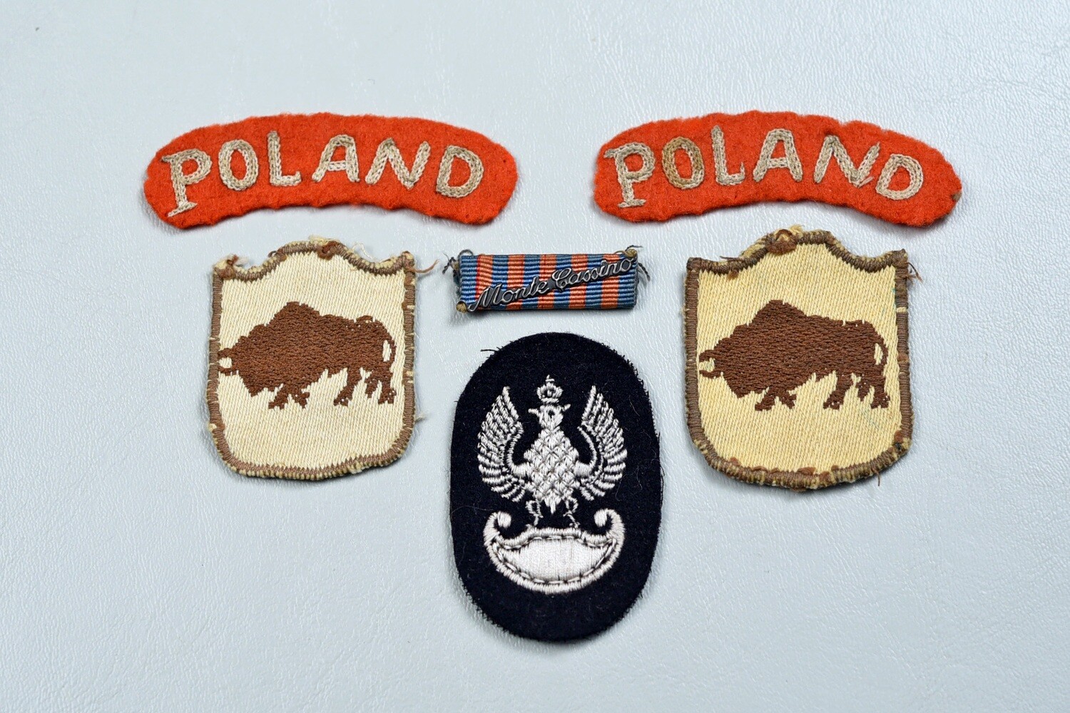 WWII POLISH 5th KRESOWA INFANTRY DIVISION MONTE CASSINO INSIGNIA GROUP