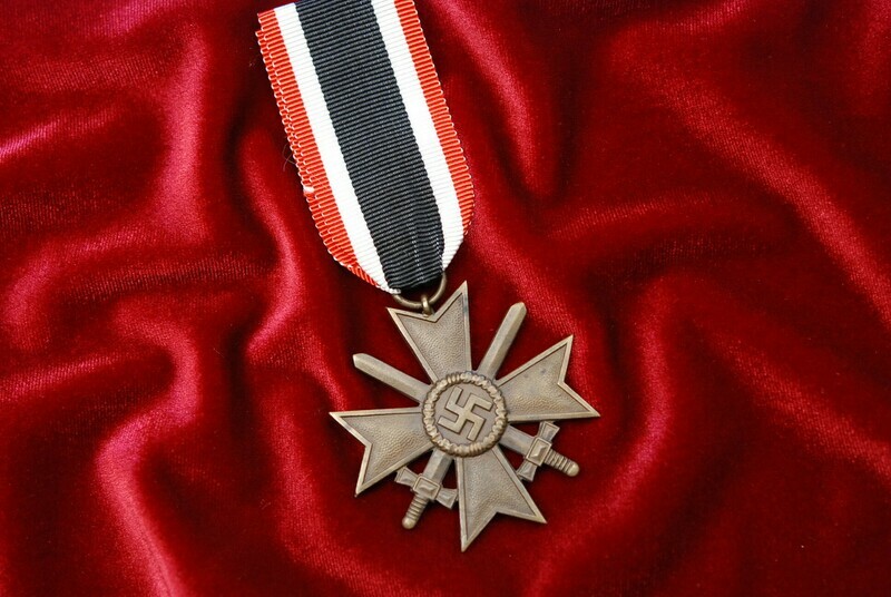 WWII GERMAN 1939 WAR SERVICE CROSS 2nd CLASS w/SWORDS-EARLY BRONZE ISSUE