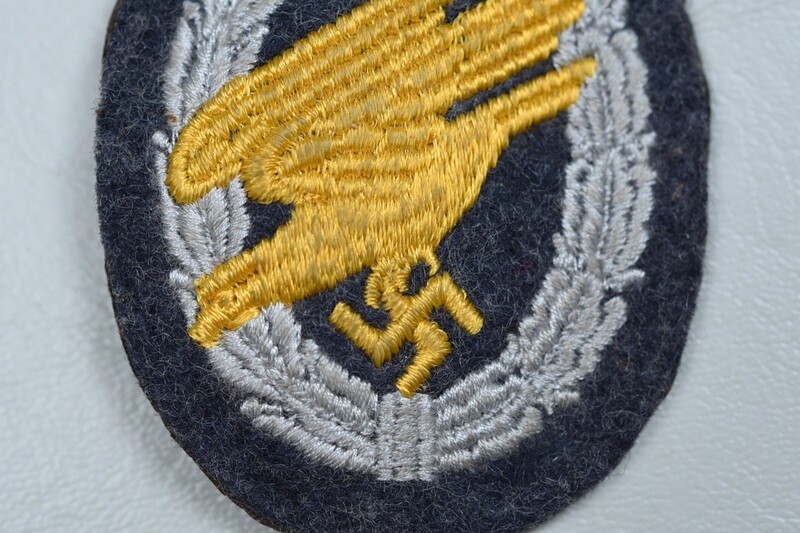WWII GERMAN LUFTWAFFE FALLSCHIRMJÄGER BADGE - PADDED CLOTH