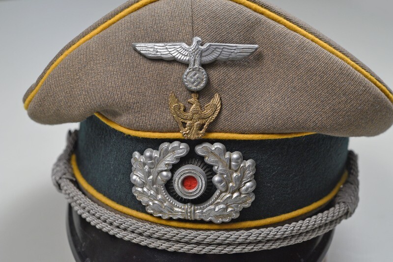 WWII GERMAN CAVALRY OFFICER VISOR CAP w/SCHWEDTER ADLER TRADITIONS INSIGNIA