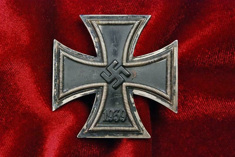 WWII GERMAN 1939 IRON CROSS 1st CLASS - MARKED L/59