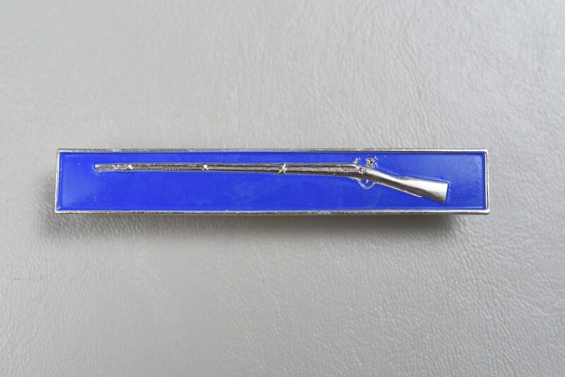WWII U.S. EXPERT INFANTRY BADGE - STERLING