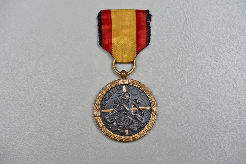 WWII GERMAN SPANISH CIVIL WAR CAMPAIGN MEDAL IN TITLED BOX