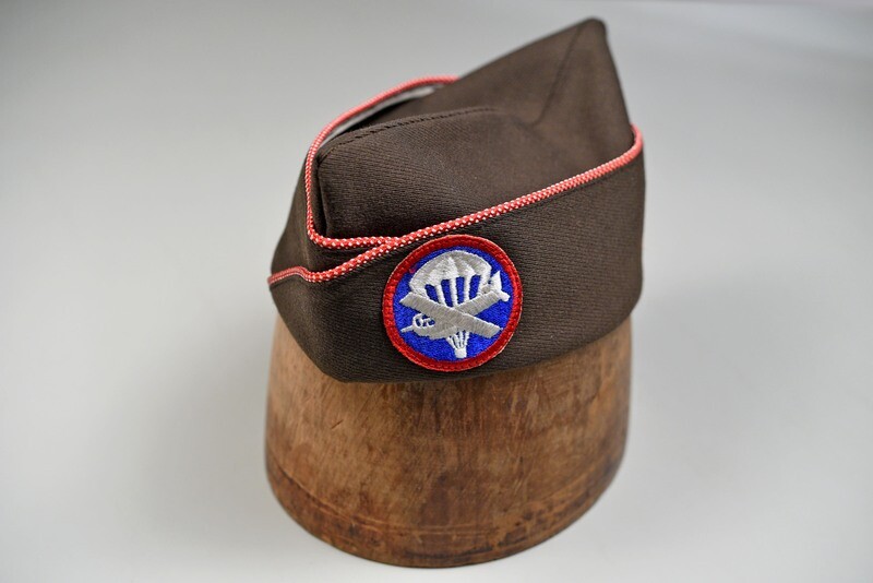 WWII U.S. AIRBORNE COMBAT ENGINEERS ENLISTED OVERSEAS CAP WWII U.S. AIRBORNE COMBAT ENGINEERS ENLISTED OVERSEAS CAP