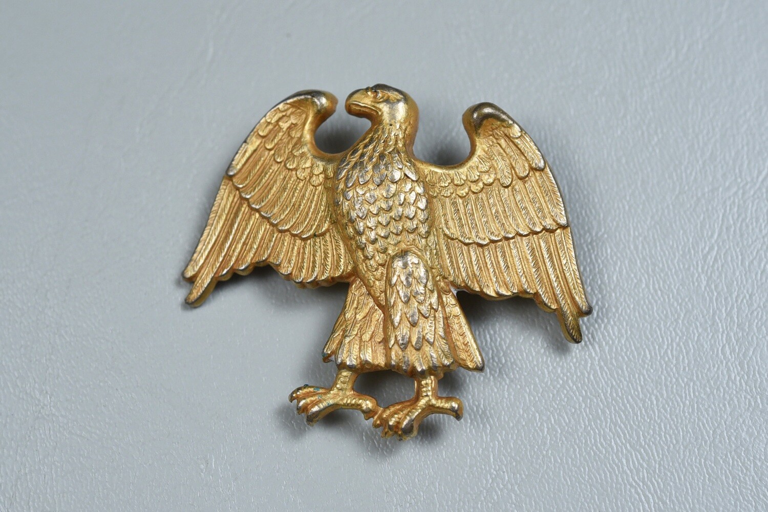 WWII U.S. WOMEN&#39;S ARMY CORPS OFFICER INSIGNIA FOR TOBY HAT