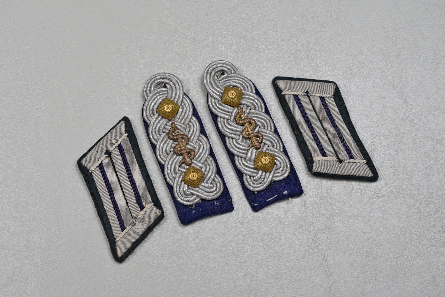 WWII GERMAN MEDICAL OBERST SHOULDER BOARD &amp; COLLAR TAB SET