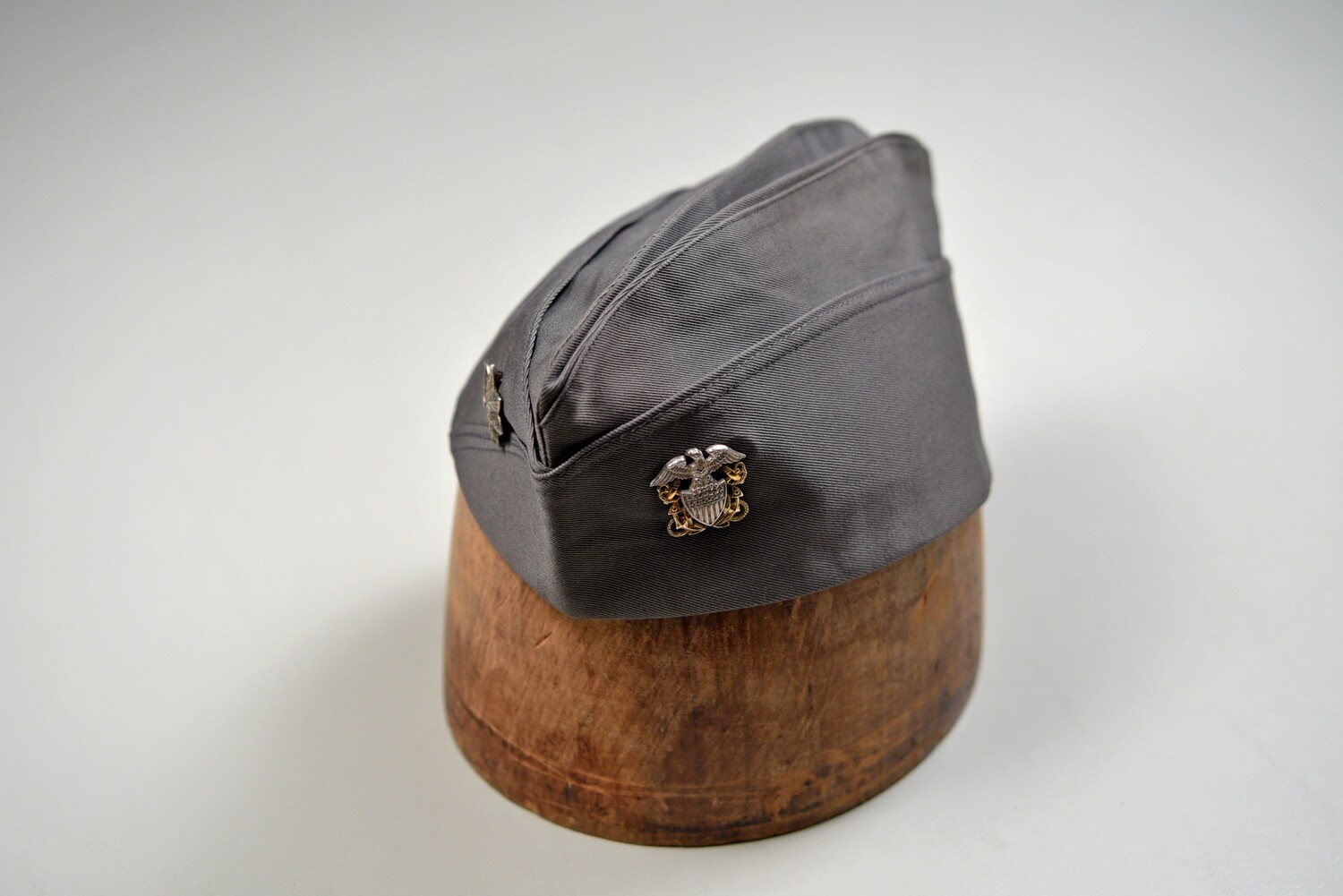 WWII U.S. NAVY COMMANDER GRAY OVERSEAS CAP