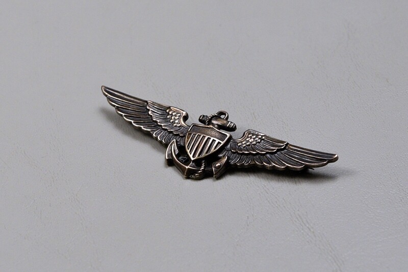 WWII U.S. NAVY PILOT'S WING - PIN BACK, STERLING