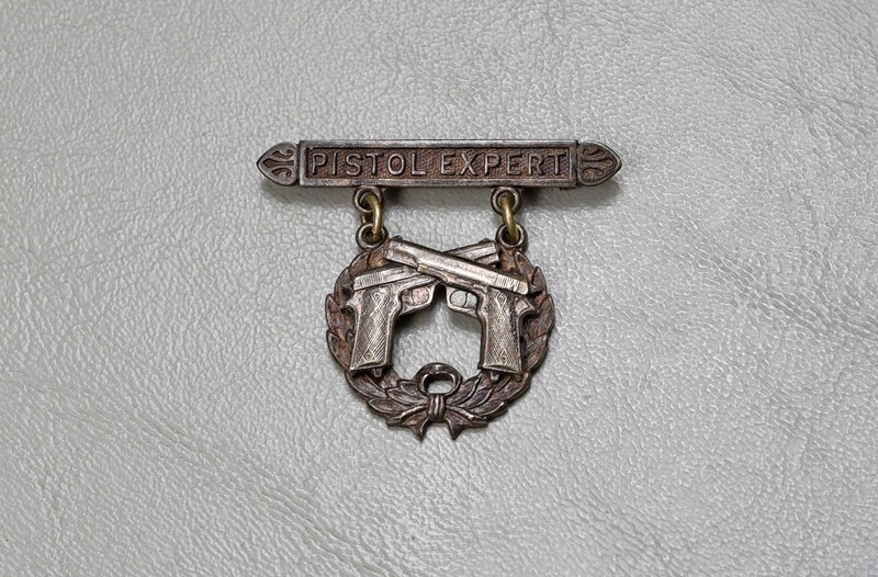 POST - WWI U.S. MARINE CORPS EXPERT PISTOL BADGE w/APPLIED PISTOLS