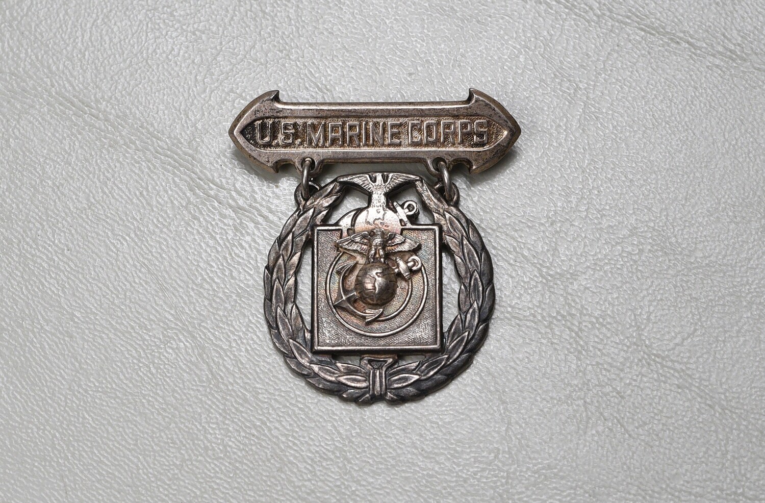 WWII U.S. MARINE CORPS MARKSMAN BADGE w/EGA BY H&amp;H - STERLING
