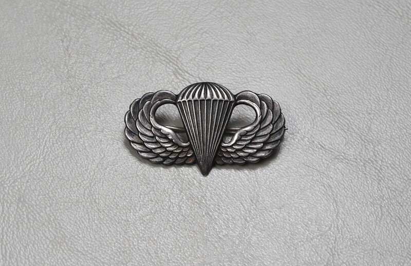 WWII U.S. PARATROOPER JUMP WING - SOLID STERLING, PIN BACK
