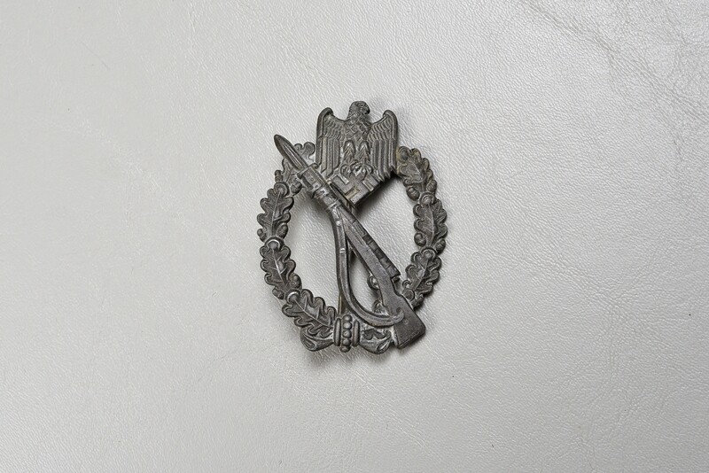 WWII GERMAN INFANTRY ASSAULT BADGE IN SILVER