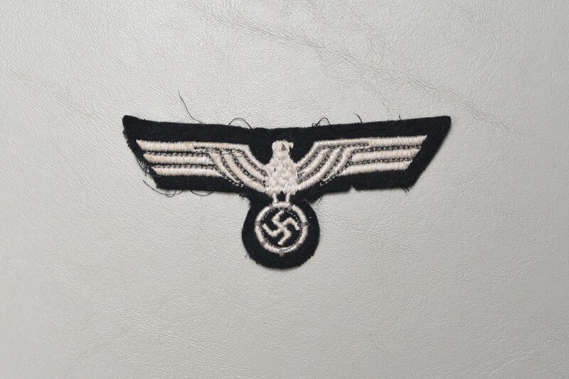 WWII GERMAN PANZER ENLISTED BREAST EAGLE - UNIFORM REMOVED