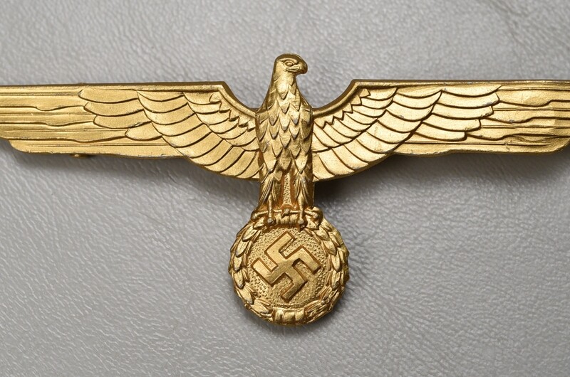 WWII GERMAN KRIEGSMARINE OFFICER’S METAL BREAST EAGLE - FIRE GILT FINISH