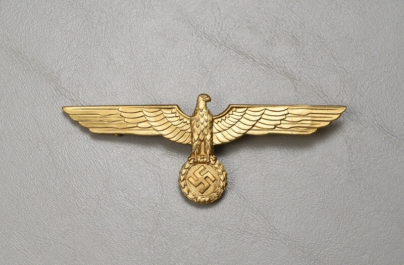 WWII GERMAN KRIEGSMARINE OFFICER’S METAL BREAST EAGLE - FIRE GILT FINISH