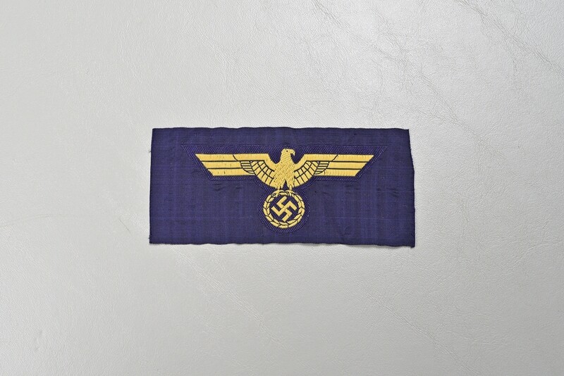 WWII GERMAN KRIEGSMARINE BREAST EAGLE - GOLD ON BLUE BEVO, UNCUT