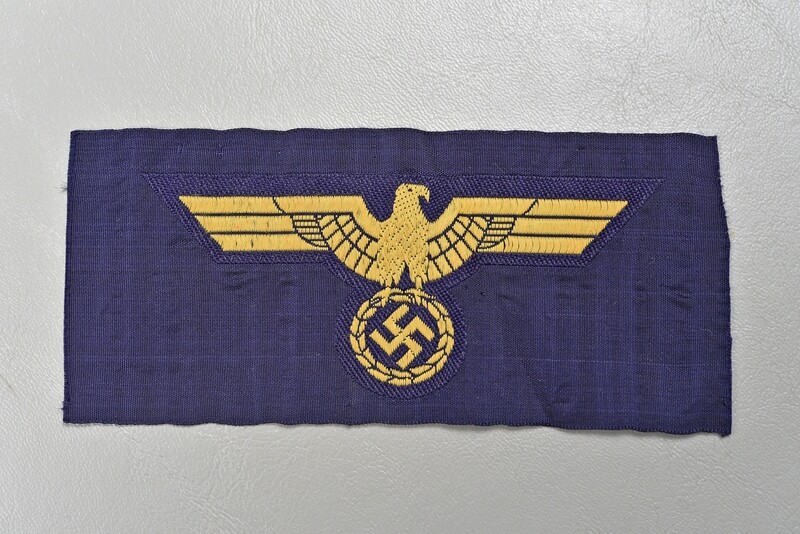 WWII GERMAN KRIEGSMARINE BREAST EAGLE - GOLD ON BLUE BEVO, UNCUT