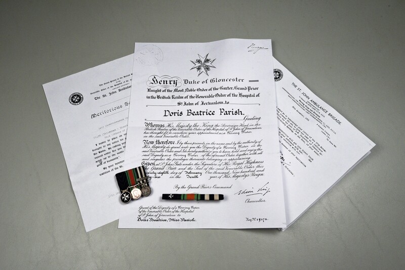 WWII BRITISH ST. JOHN'S AMBULANCE BRIGADE NURSE'S GROUP - IDENTIFIED WWII BRITISH ST. JOHN'S AMBULANCE BRIGADE NURSE'S GROUP - IDENTIFIED