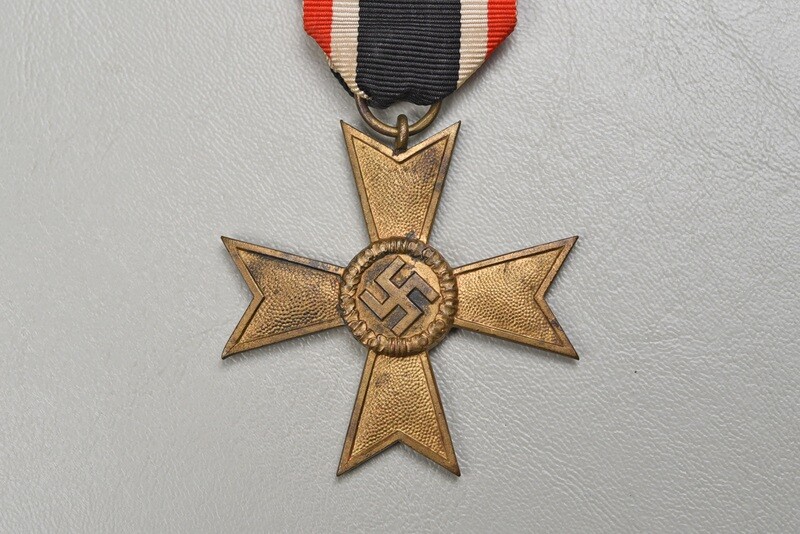WWII GERMAN 1939 WAR MERIT CROSS 2nd CLASS