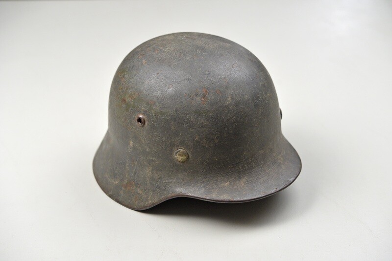 WWII GERMAN ARMY M1935 SINGLE DECAL HELMET - COMPLETE & EXCELLENT