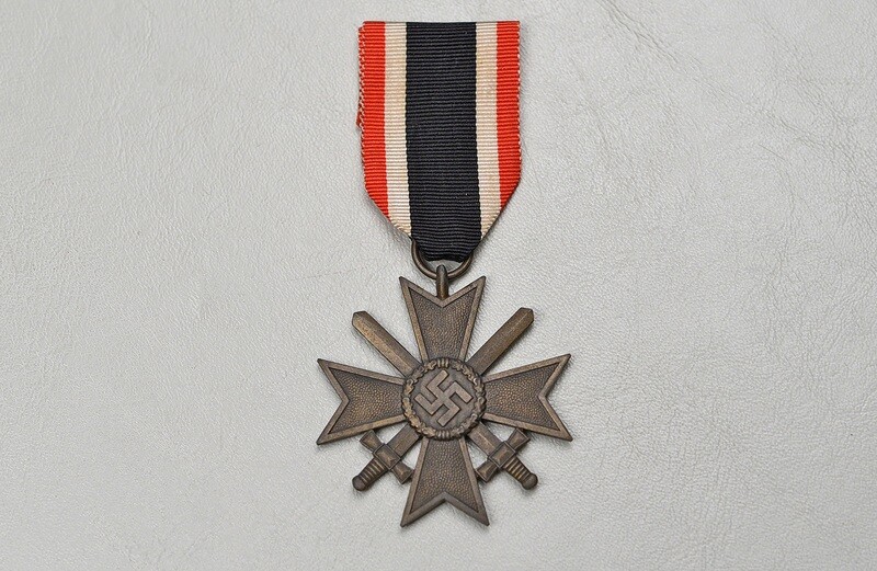 WWII GERMAN 1939 WAR SERVICE CROSS 2nd CLASS w/SWORDS - EARLY BRONZE ISSUE