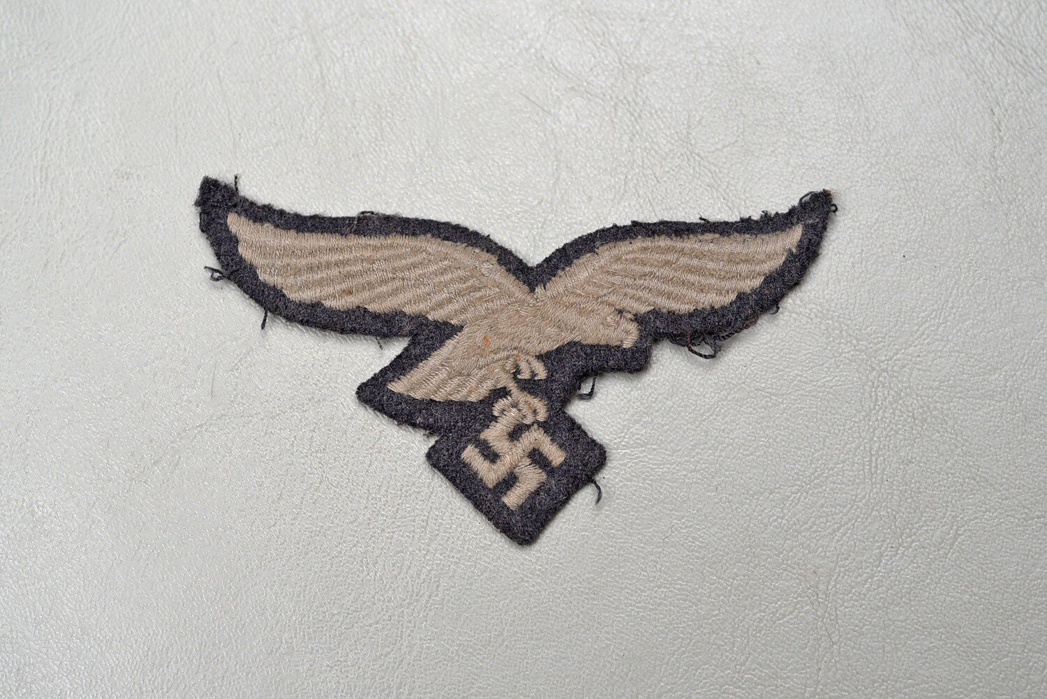 WWII GERMAN LUFTWAFFE ENLISTED BREAST EAGLE - UNIFORM REMOVED