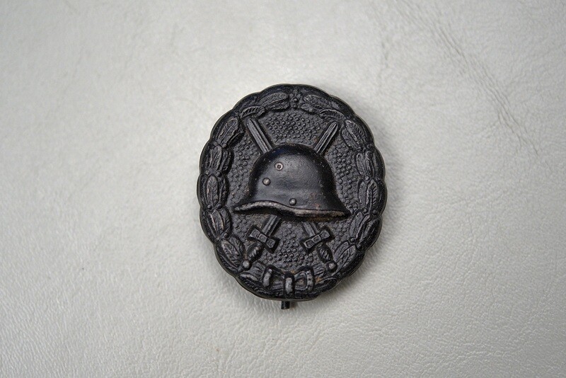 WWI GERMAN MODEL 1918 BLACK WOUND BADGE WWI GERMAN MODEL 1918 BLACK WOUND BADGE