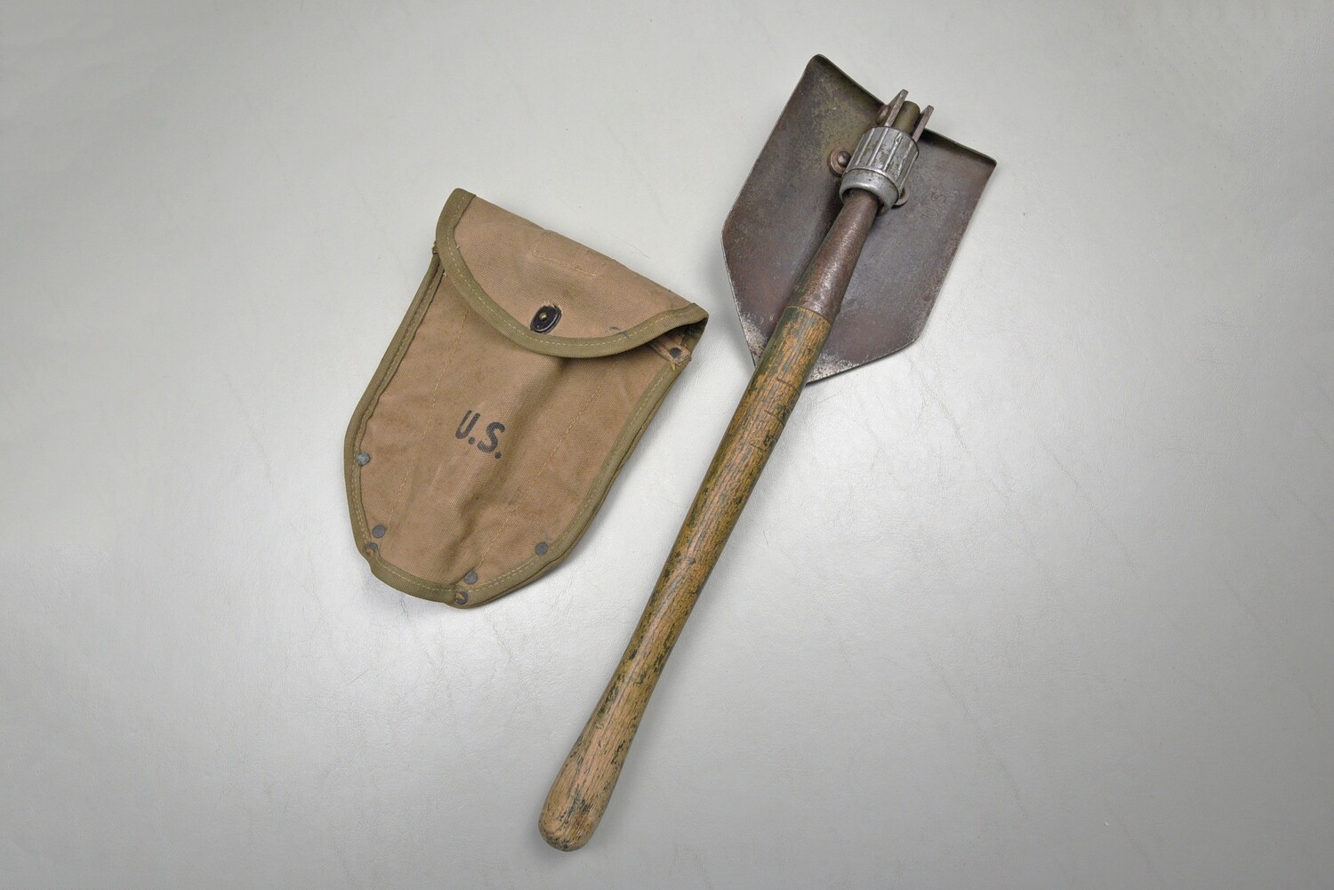 WWII U.S. M43 ENTRENCHING TOOL &amp; CARRIER - SCARCE FIRST YEAR 1943 DATE