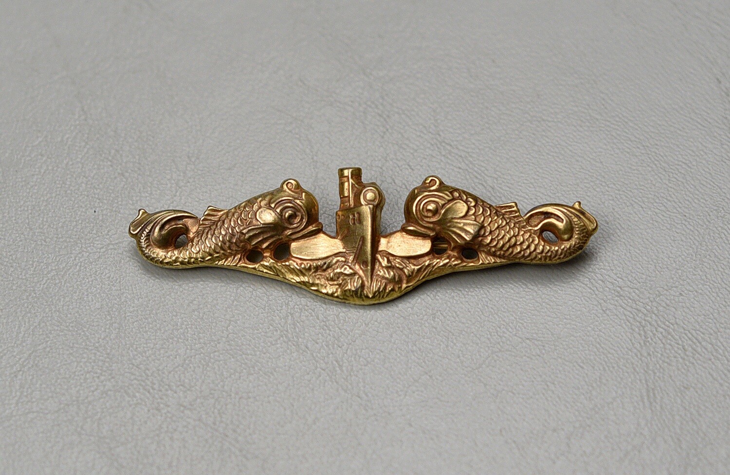 WWII U.S. NAVY SUBMARINE OFFICER&#39;S BADGE - PIN BACK