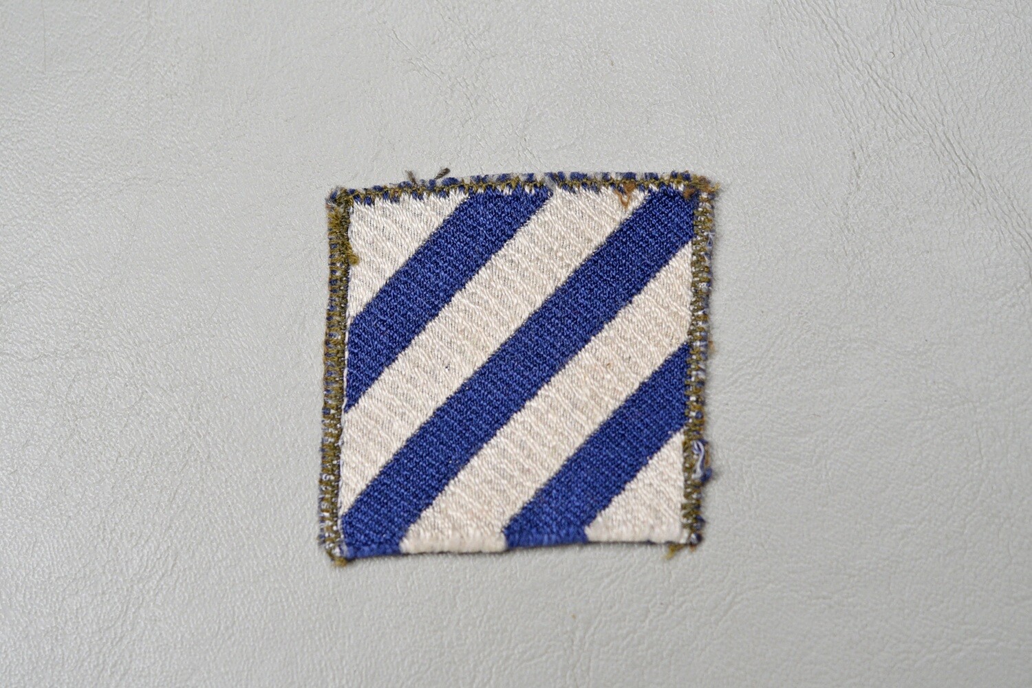 WWII U.S. 3rd INFANTRY DIVISION SHOULDER PATCH - ITALIAN MADE, SILK EMBROIDERED