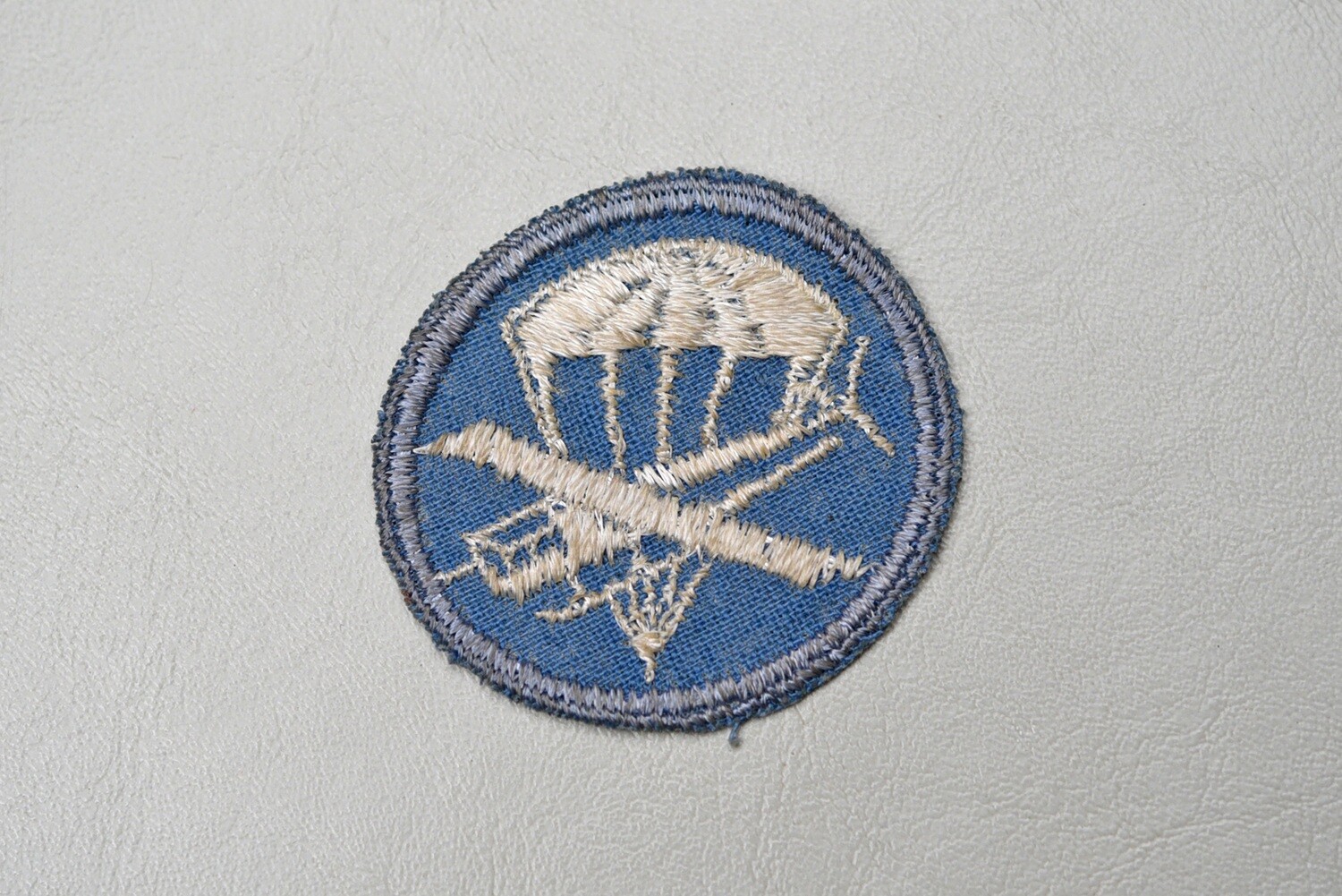 WWII U.S. PARA/GLIDER ENLISTED OVER SEAS CAP PATCH - TWILL
