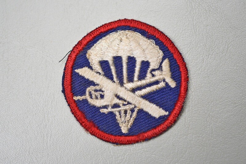 WWII U.S. COMBINED PARA/GLIDER ENLISTED OVER SEAS CAP PATCH - TWILL