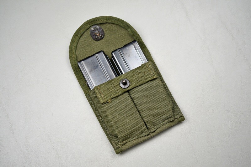 WWII U.S. M1 CARBINE CLIP POUCH w/2 MAGAZINES - DATED "43" & NEAR MINT WWII U.S. M1 CARBINE CLIP POUCH w/2 MAGAZINES - DATED "43" & NEAR MINT