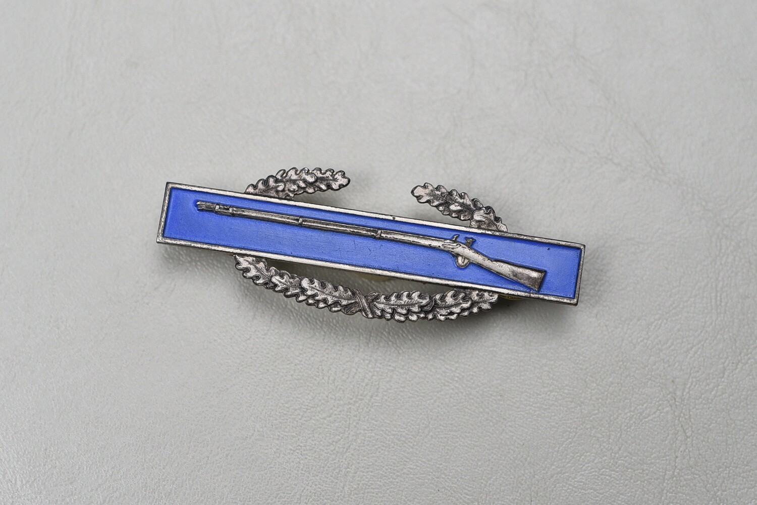 WWII U.S. ARMY COMBAT INFANTRY BADGE - STERLING