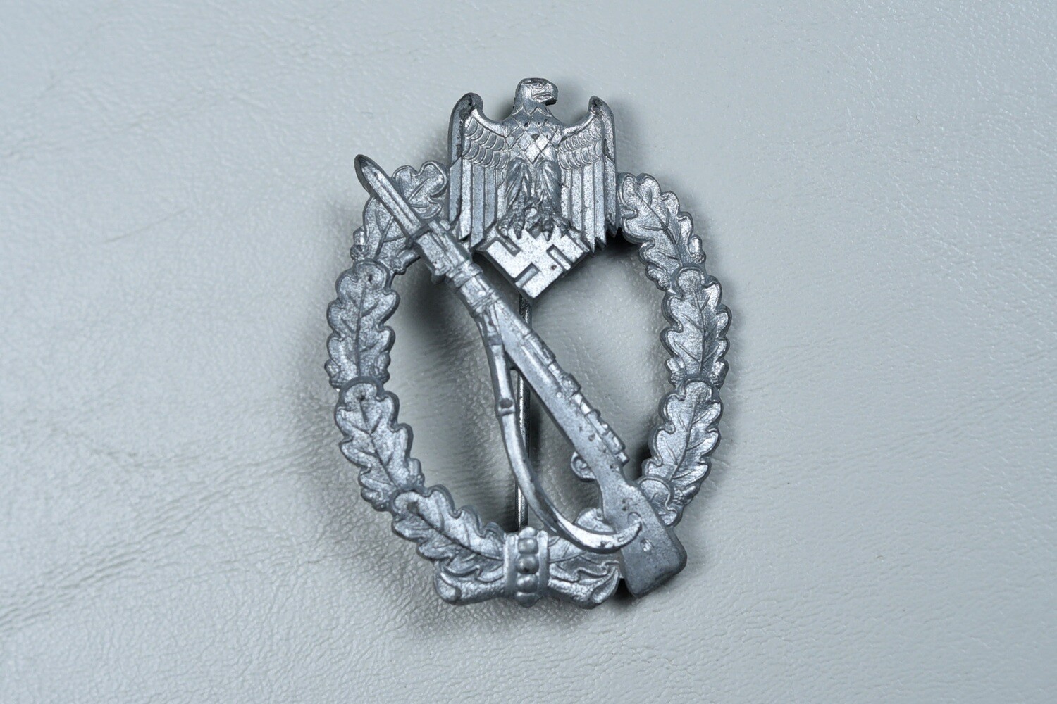 WWII GERMAN INFANTRY ASSAULT BADGE IN SILVER - EXCELLENT FINISH