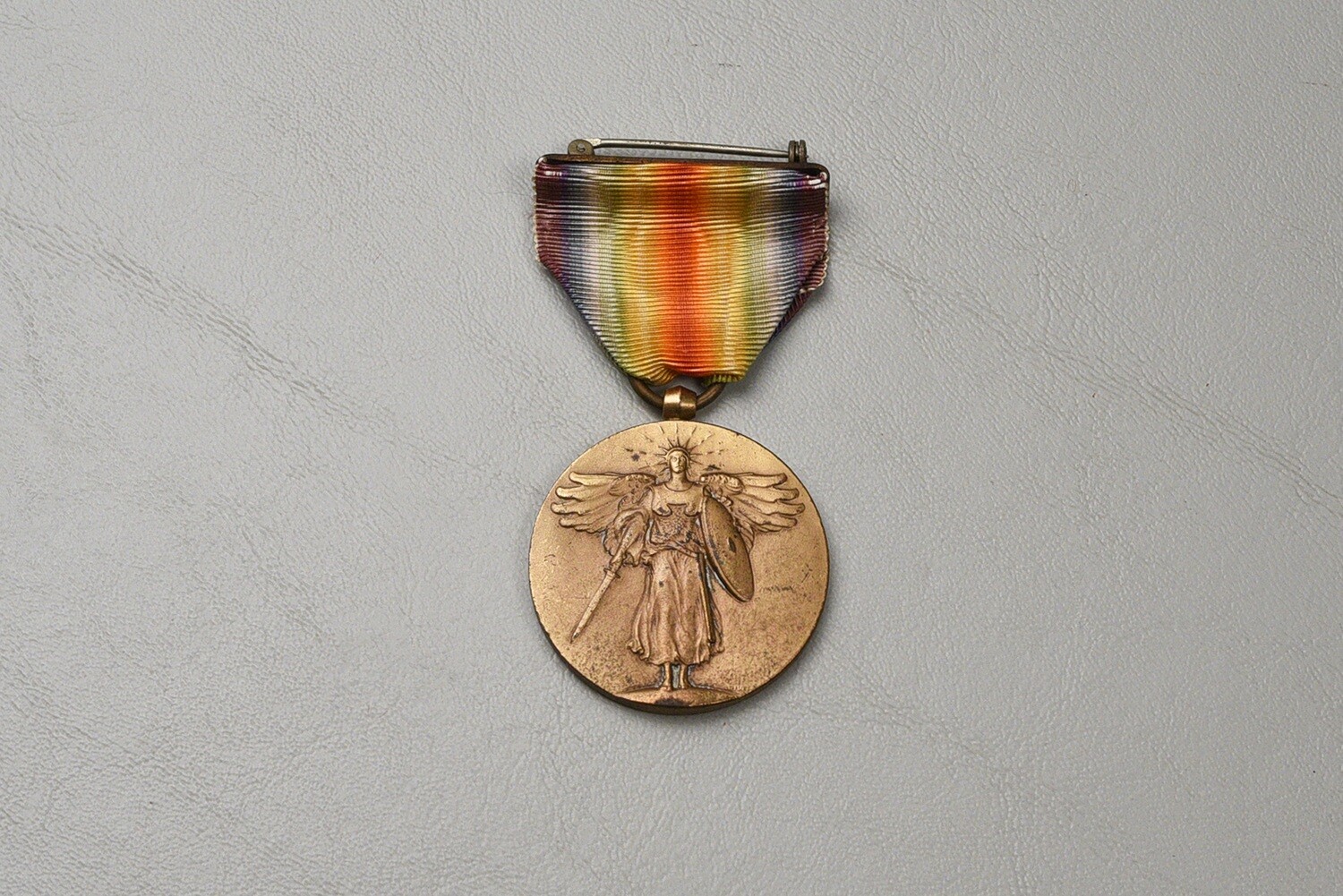 U.S. WWI VICTORY MEDAL w/WRAP BROACH