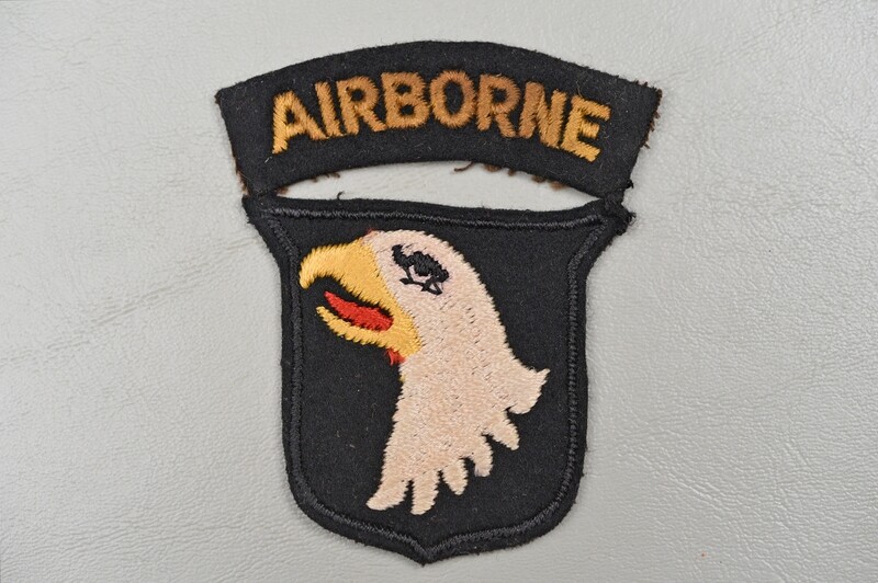 WWII U.S. 101st AIRBORNE DIVISION SHOULDER PATCH - BRITISH MADE