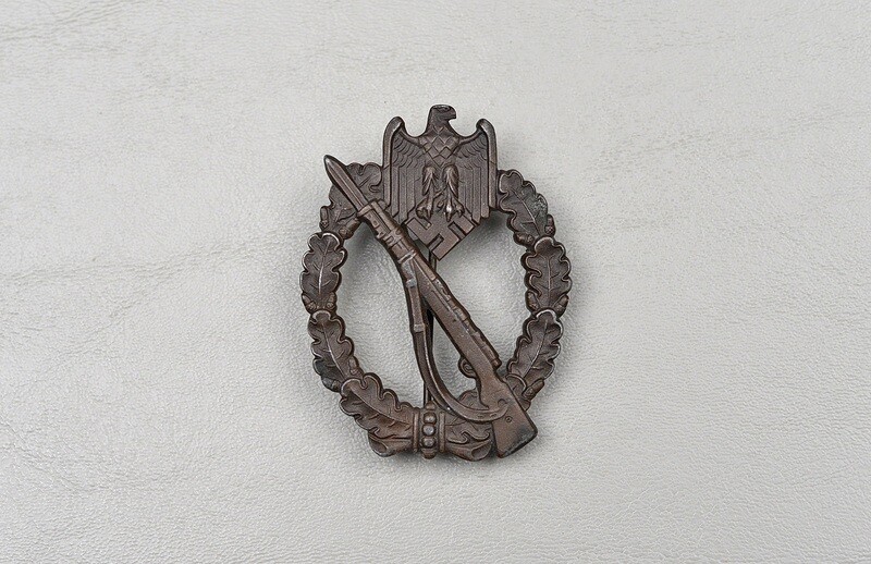 WWII GERMAN INFANTRY ASSAULT BADGE IN BRONZE - NEAR MINT