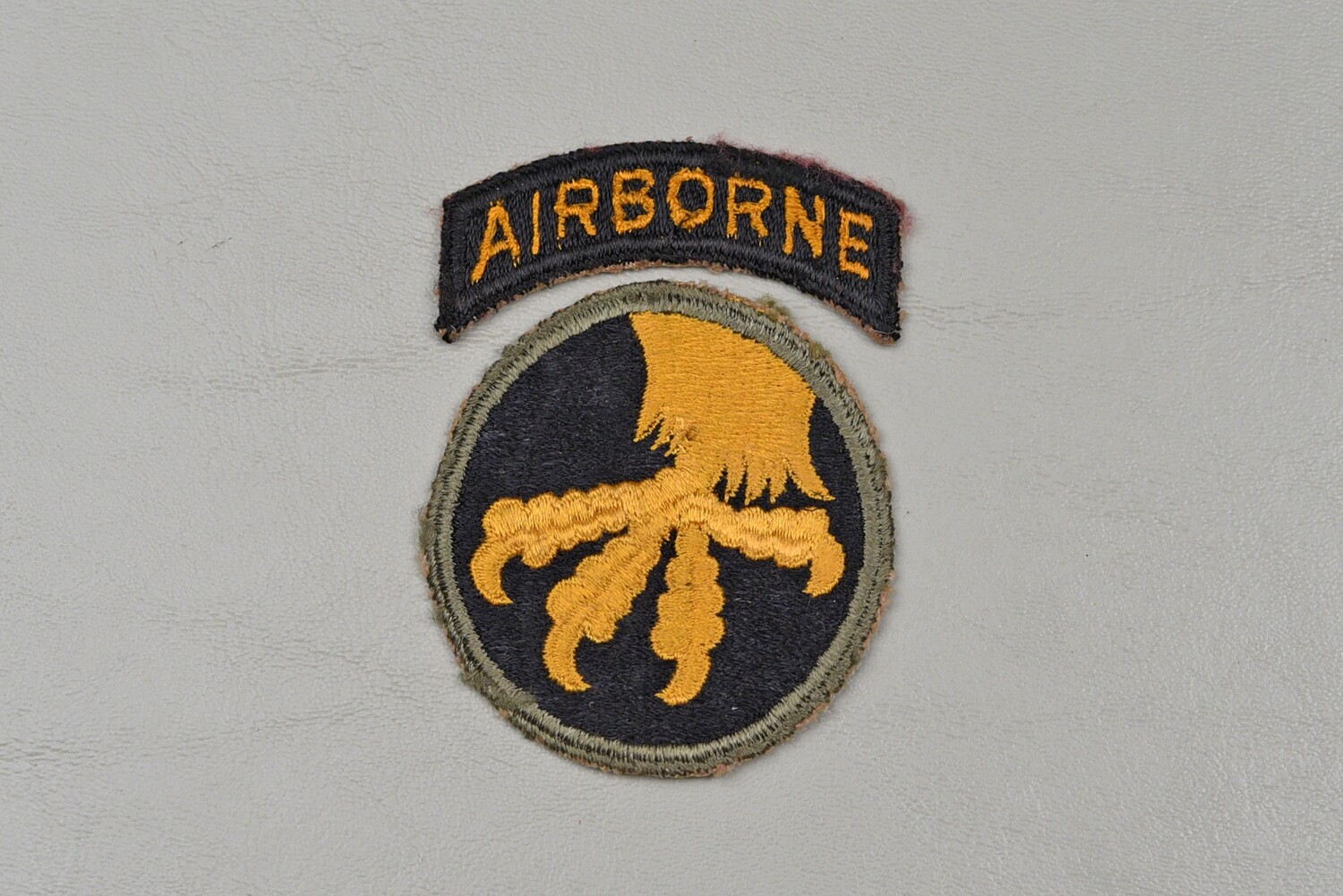 WWII U.S. 17th AIRBORNE DIVISION SHOULDER PATCH – REVERSE TALON