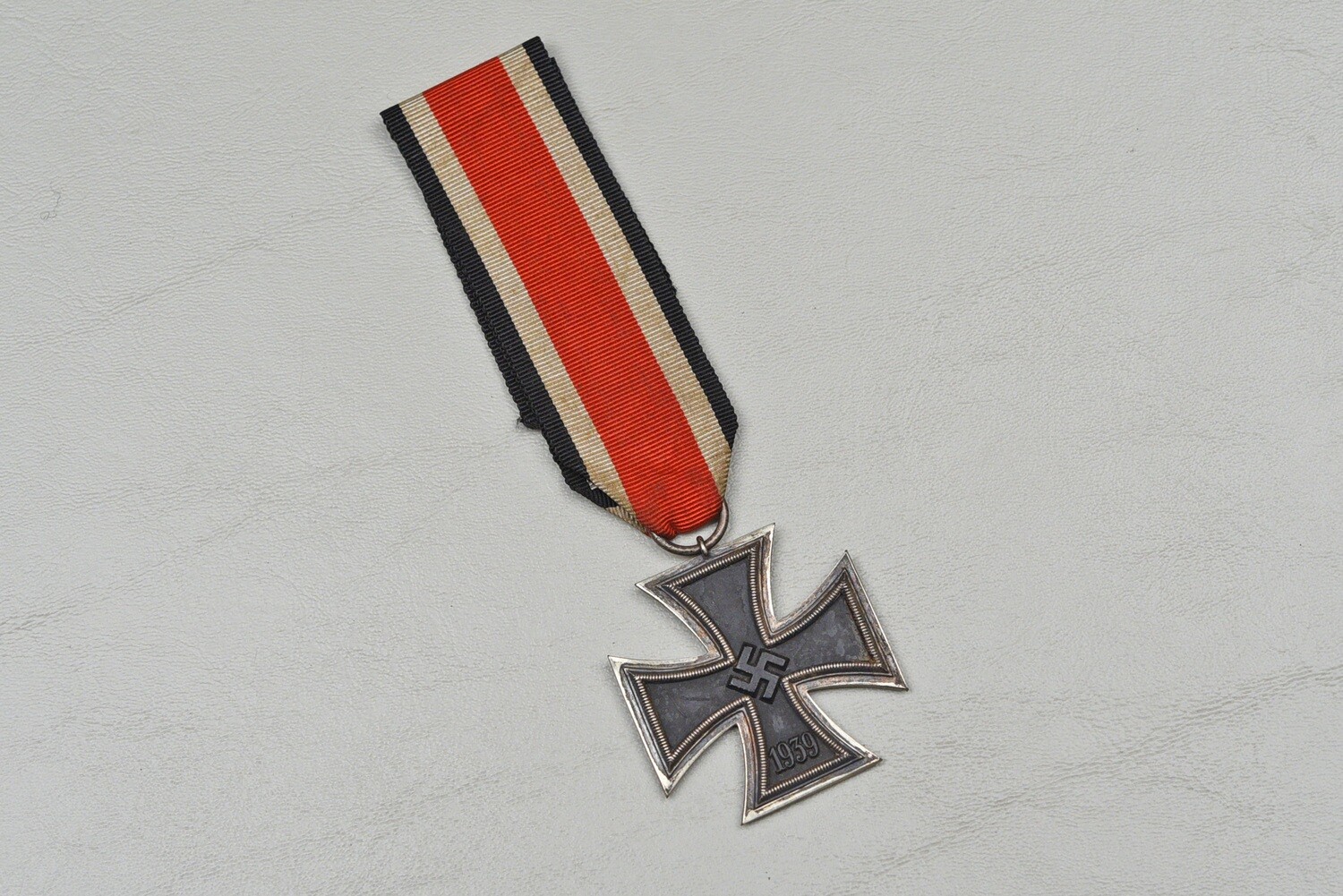 WWII GERMAN 1939 IRON CROSS 2nd CLASS