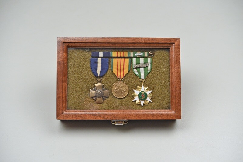 VIETNAM U.S. NAVY CROSS GROUP w/WWII TYPE NAVY CROSS VIETNAM U.S. NAVY CROSS GROUP w/WWII TYPE NAVY CROSS