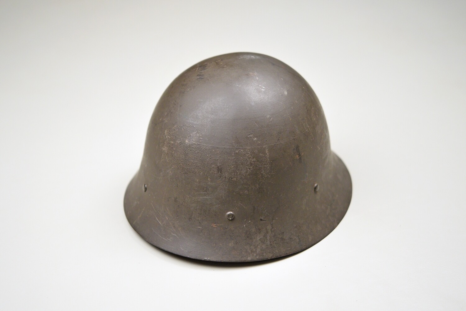 WWII SWEDISH COMBAT HELMET w/LINER &amp; CHINSTRAP