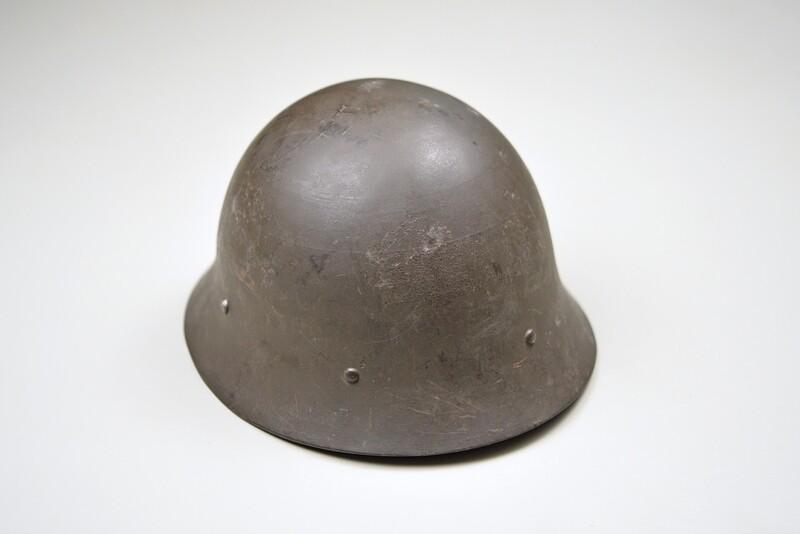 WWII SWEDISH COMBAT HELMET w/LINER &amp; CHINSTRAP