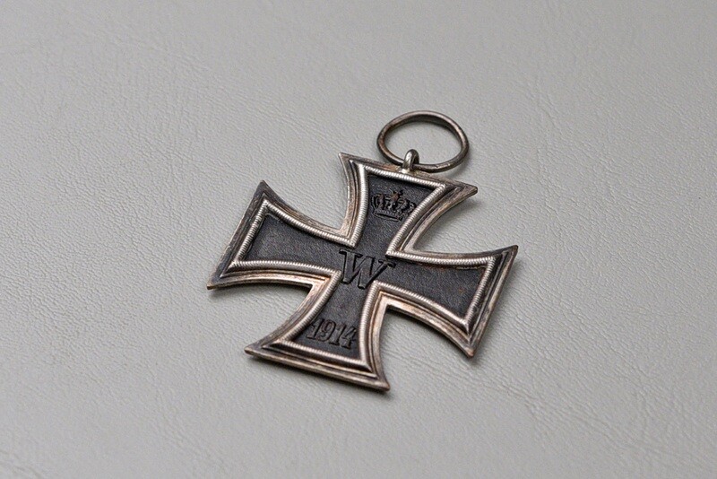 WWI GERMAN 1914 IRON CROSS 2nd CLASS w/STIPPLED CENTER