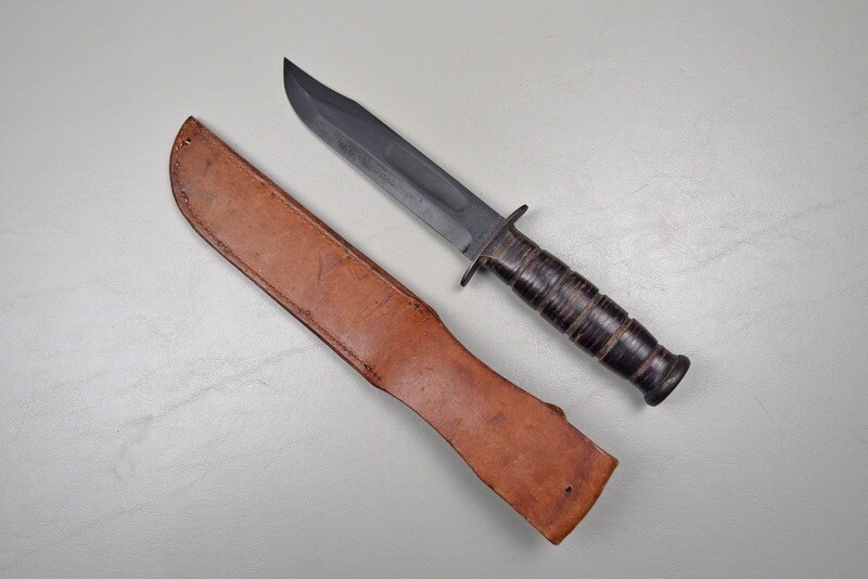 WWII U.S. MARINE CORPS KA-BAR KNIFE & SCABBARD - SMALL "USMC"