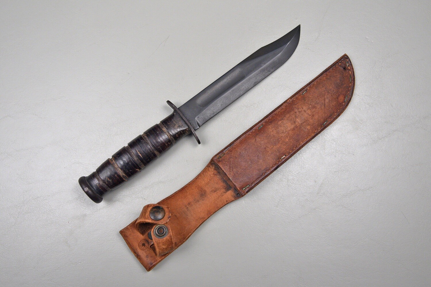 WWII U.S. MARINE CORPS KA-BAR KNIFE &amp; SCABBARD - SMALL &quot;USMC&quot;