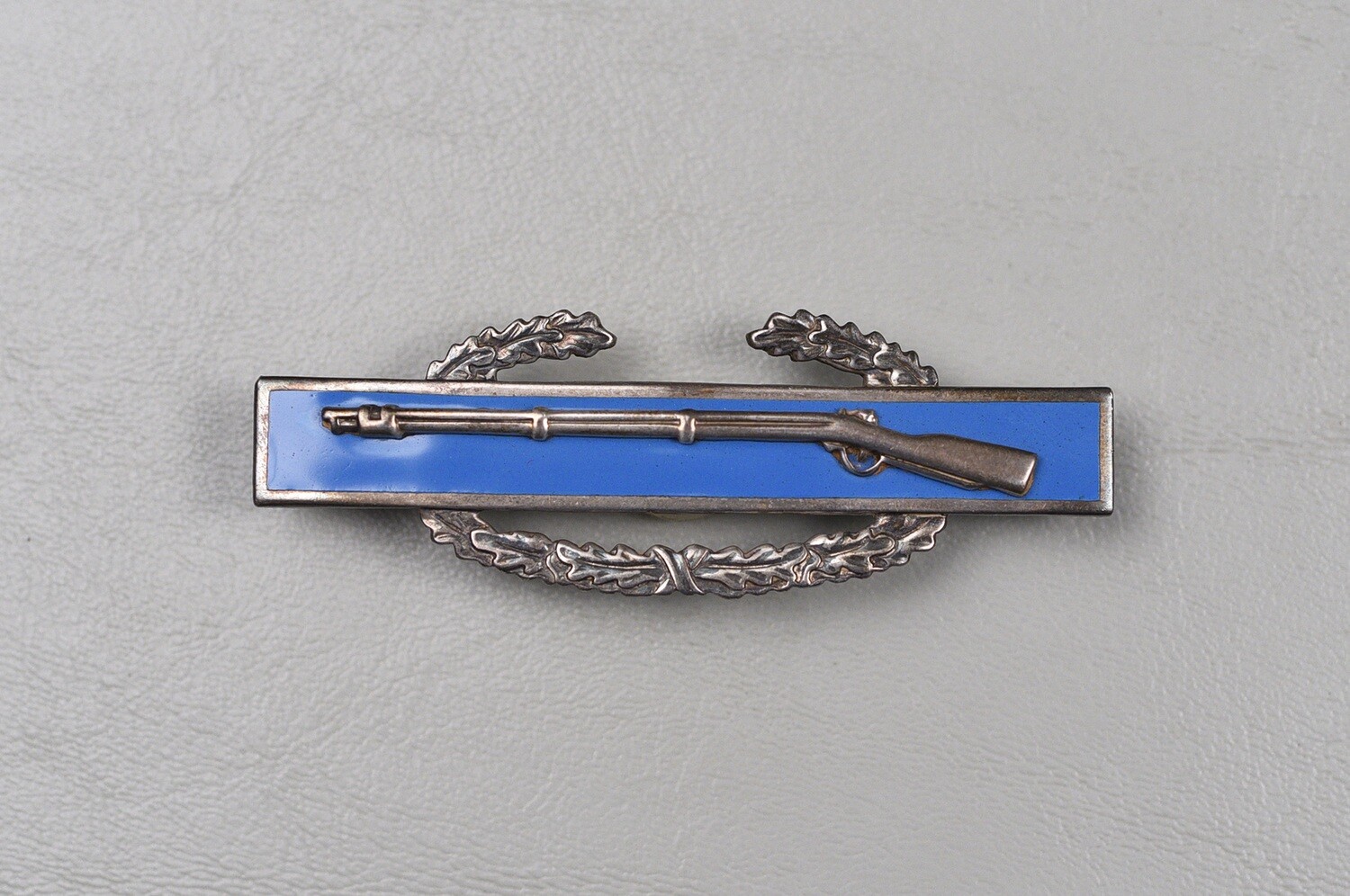 WWII U.S. COMBAT INFANTRY BADGE w/APPLIED MUSKET BY MEYER, NY