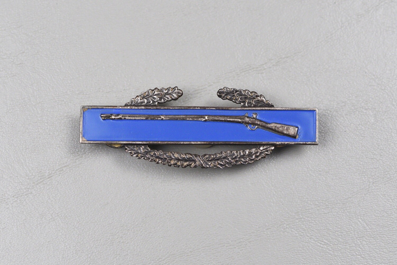 WWII U.S. COMBAT INFANTRY BADGE - STERLING w/ STERLING CLUTCHES